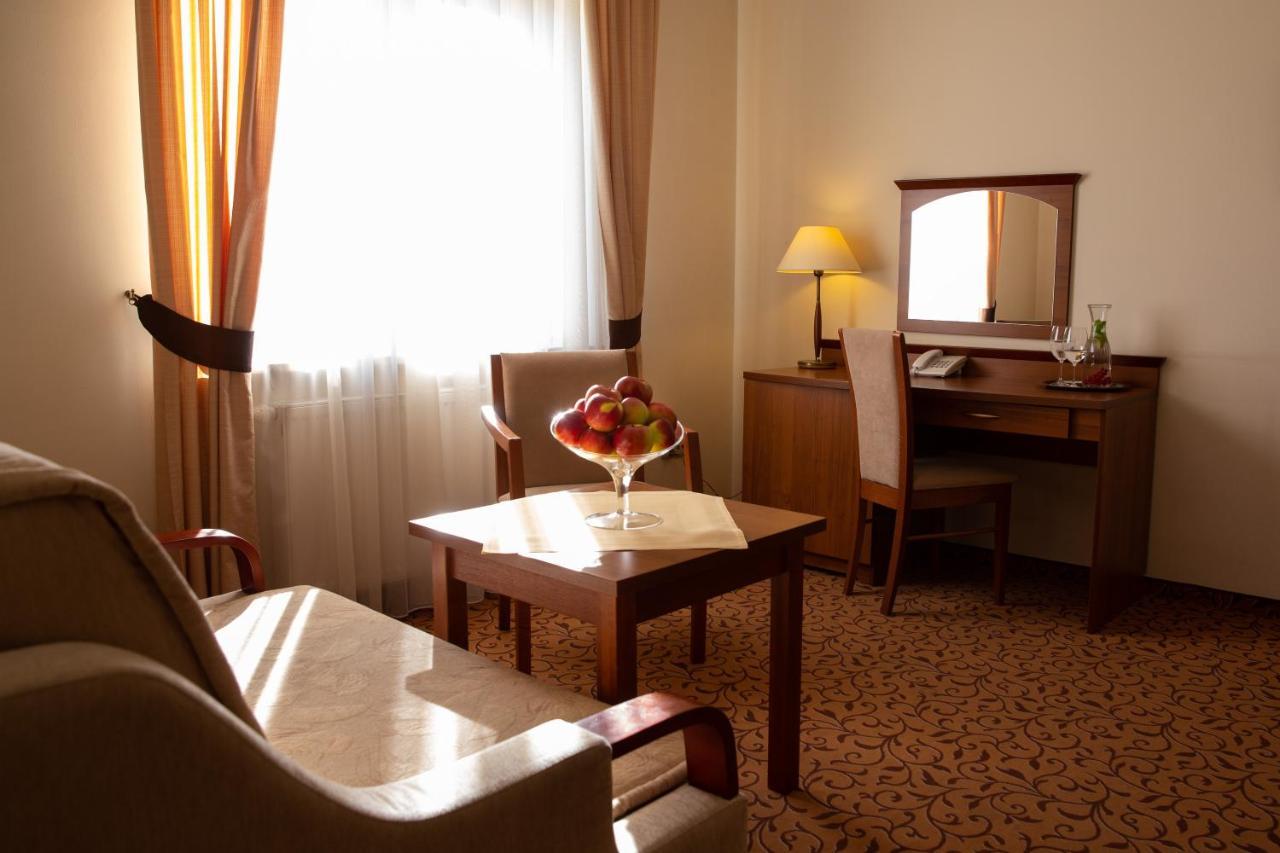 Hotel Panorama Ostrowiec Świętokrzyski Eksteriør bilde